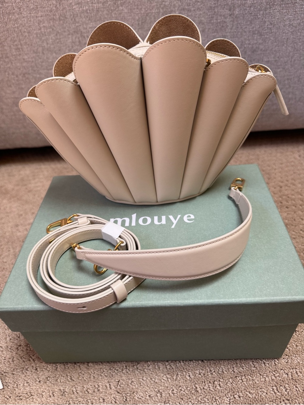 Mlouye Seashell Crossbody